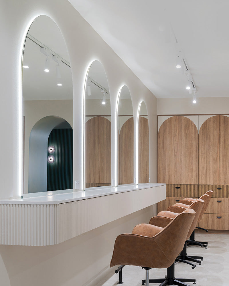 Arch LED II - Wall mirror with LED lighting